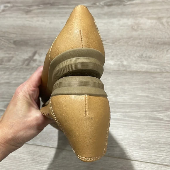 Earth Spirit Gelron 2000 Perforated Ballet Flats Tan 8 - Picture 13 of 14